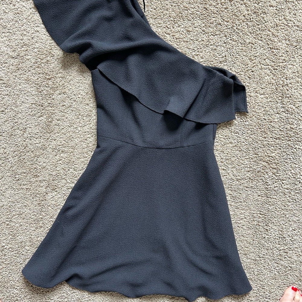 Black Halo Cruz Dress in gray size 2 women’s cold shoulder, worn once.
